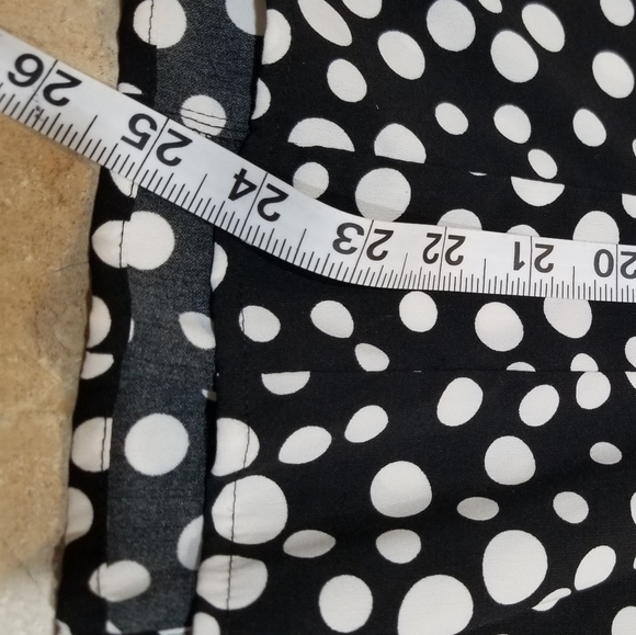 Tailored Button-Down Blouse - Picture 9 of 12